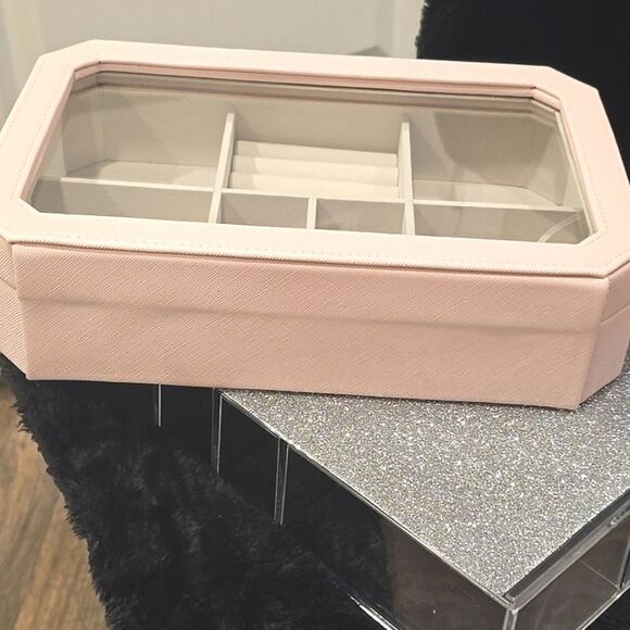 At Home Windowed Sectioned Jewelry Storage - Picture 8 of 10